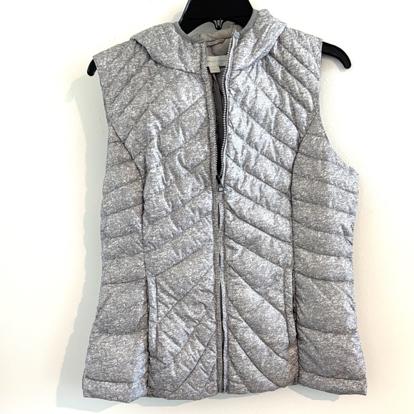 New York & Company Size S Silver Quilted Vest Excellent - Picture 1 of 8